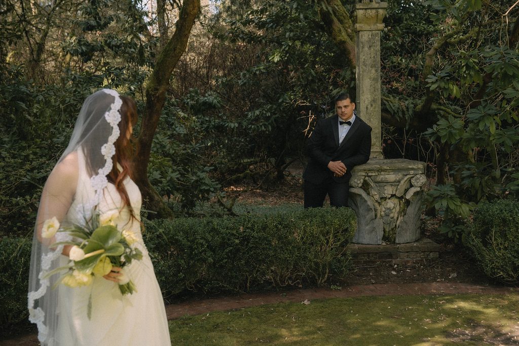 Editorial style wedding portraits in Lakewold Gardens in Washington. 